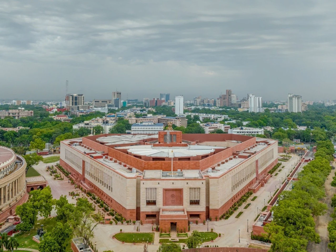 New Parliament Building — ECOMES Institutional project
